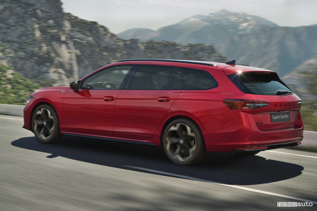 Skoda Superb Sportline su strada