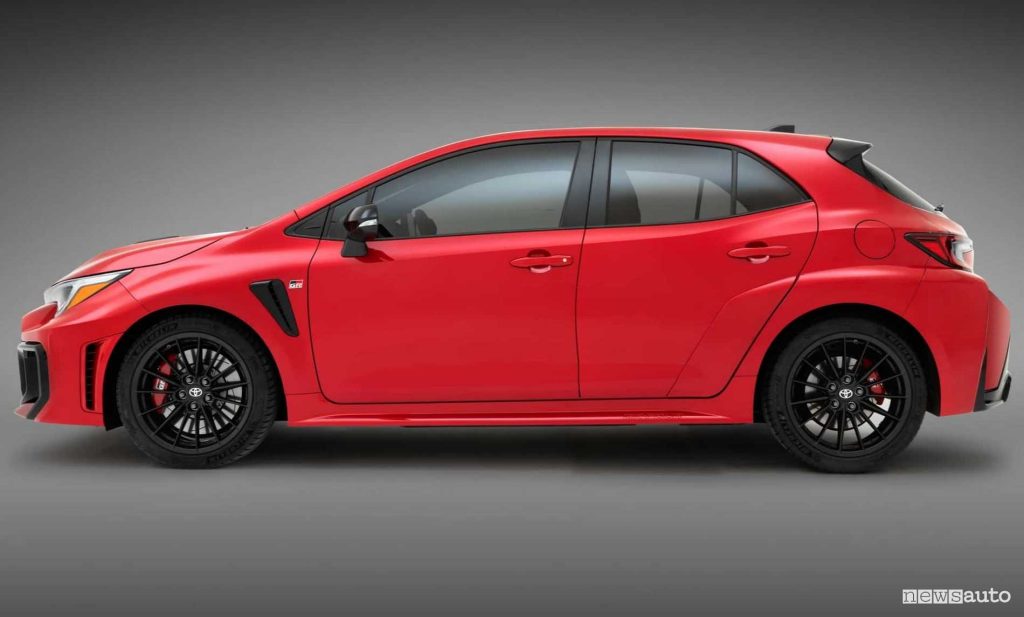Toyota GR Corolla laterale