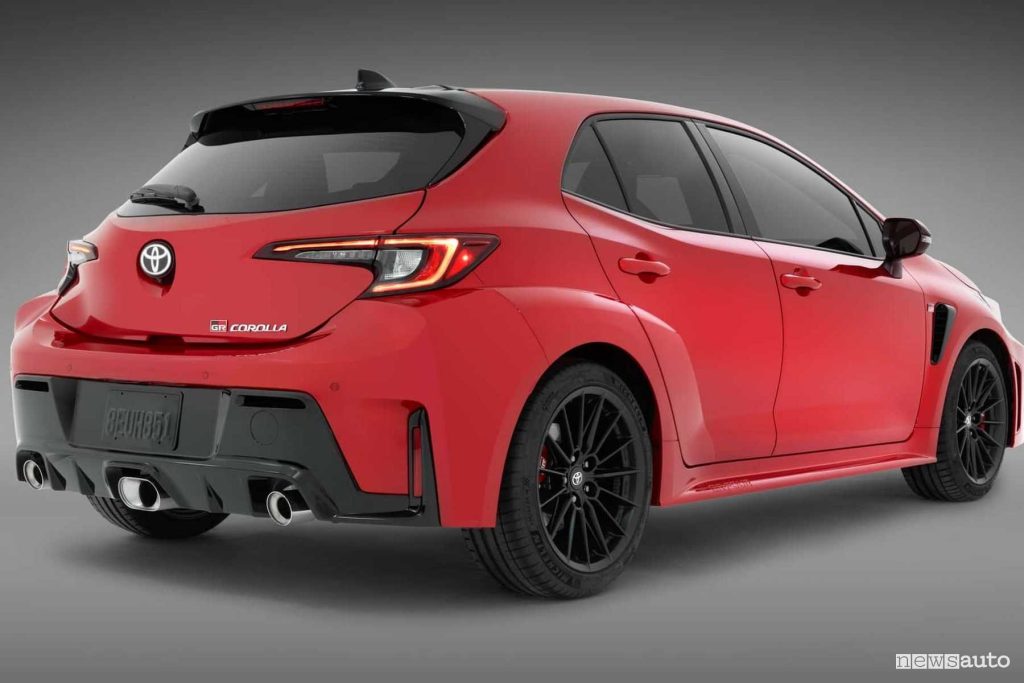 Toyota GR Corolla posteriore 3/4