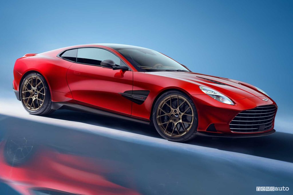 Aston Martin Vanquish anteriore 3/4