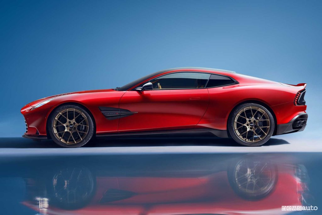 Aston Martin Vanquish laterale