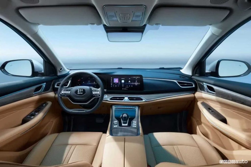 DFSK E5 PHEV plancia abitacolo