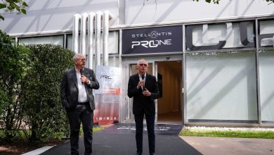 Tavares ed Imparato all'inaugurazione Stellantis Pro One Hub Mirafiori