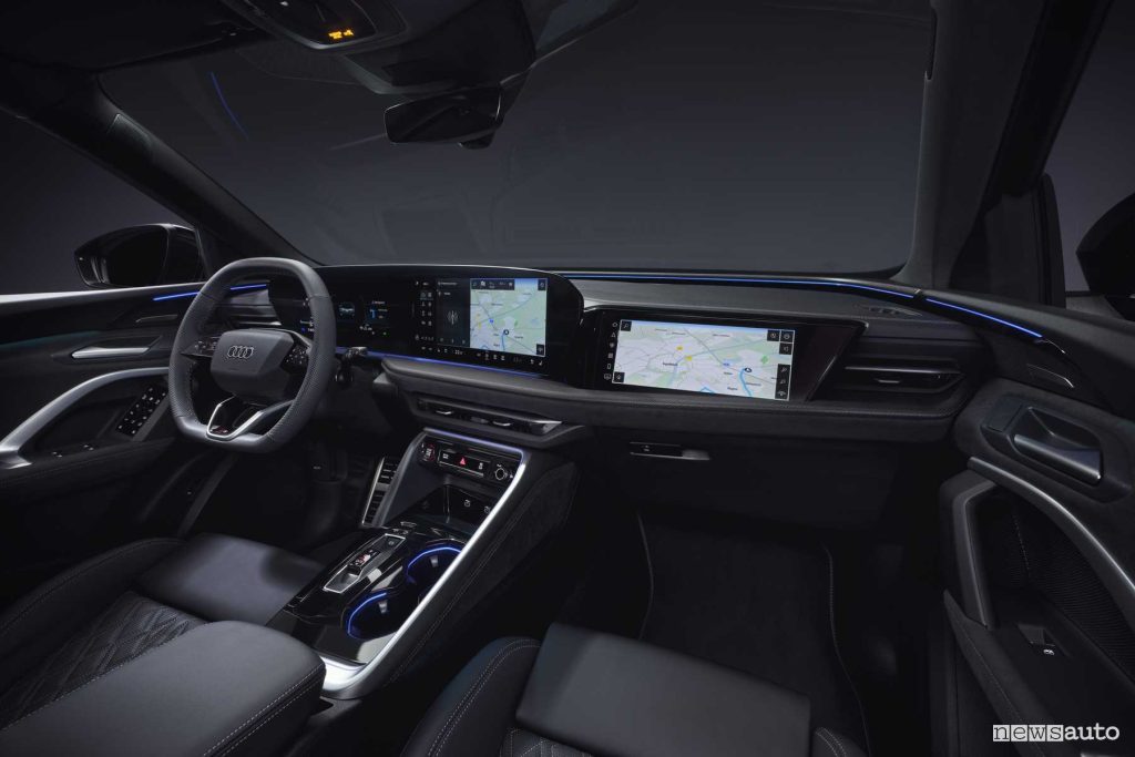 Audi SQ5 TFSI display plancia abitacolo