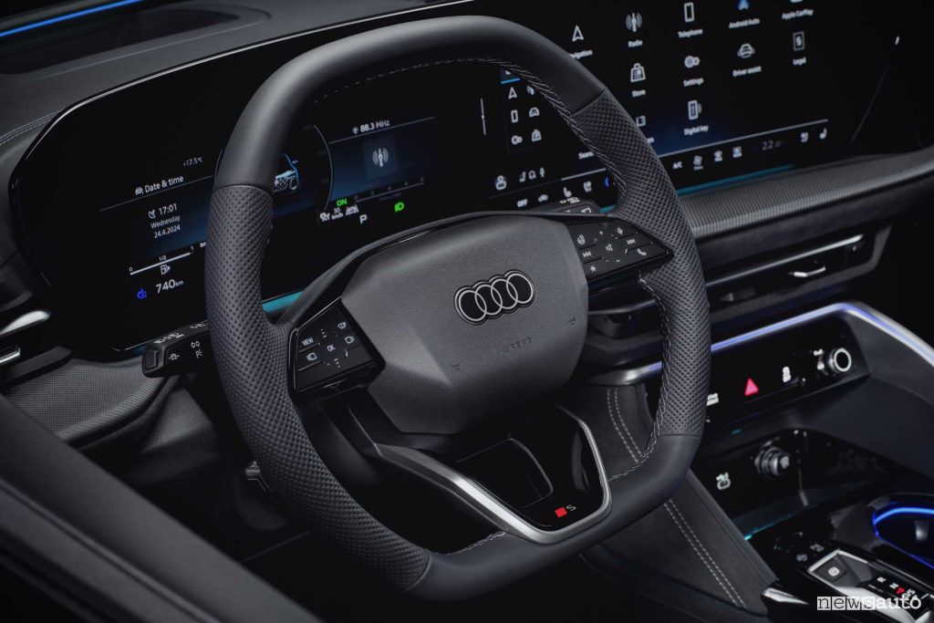 Audi SQ5 TFSI volante abitacolo