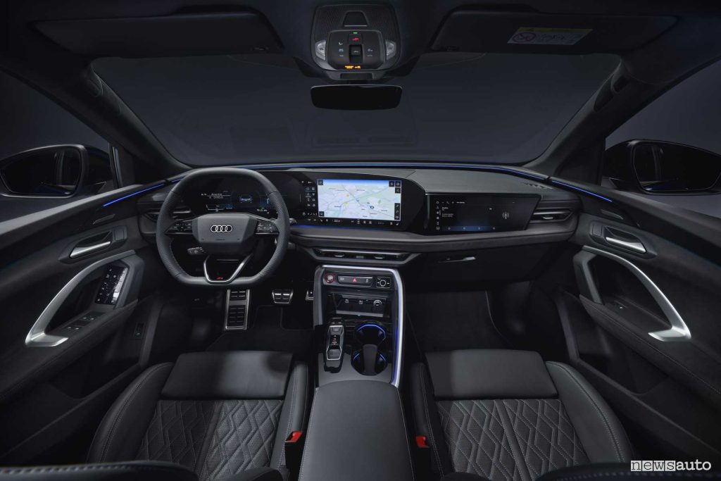 Audi SQ5 TFSI display plancia abitacolo