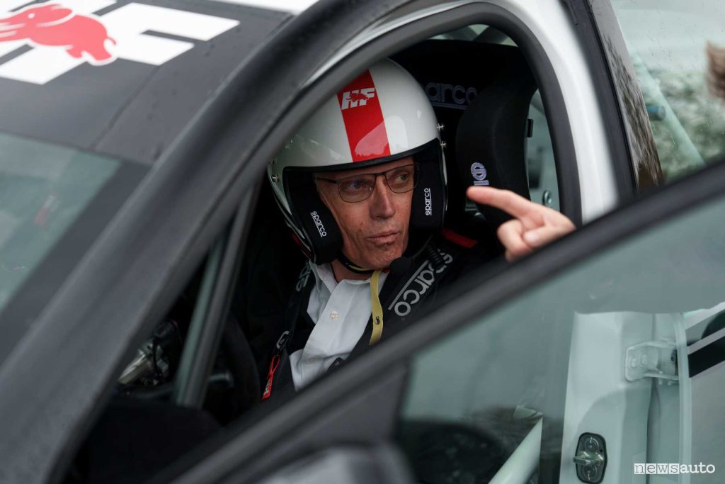 Carlos Tavares alla guida della Lancia Ypsilon Rally4 HF a Balocco