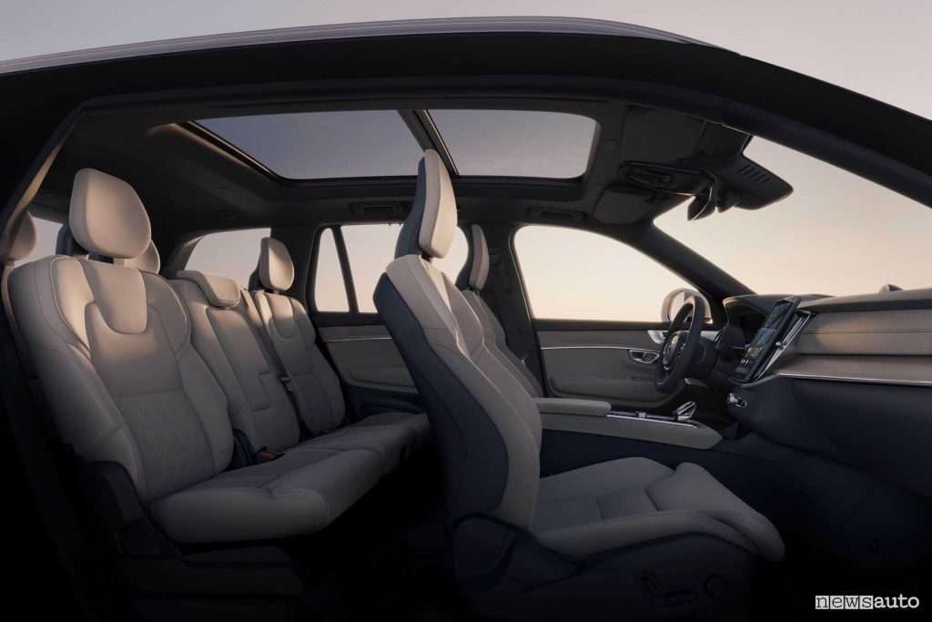 Volvo XC90 2025 sedili abitacolo