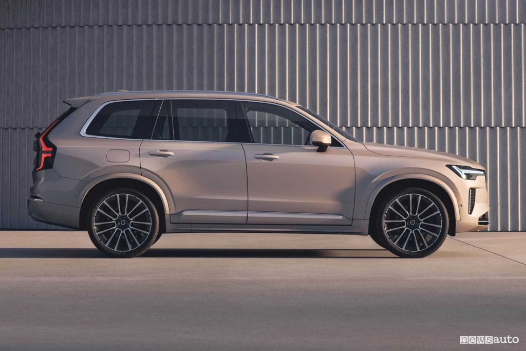 Volvo XC90 2025 laterale