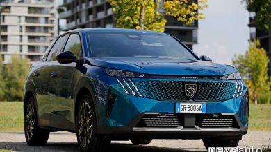 Peugeot 3008 hybrid 2024 vista frontale
