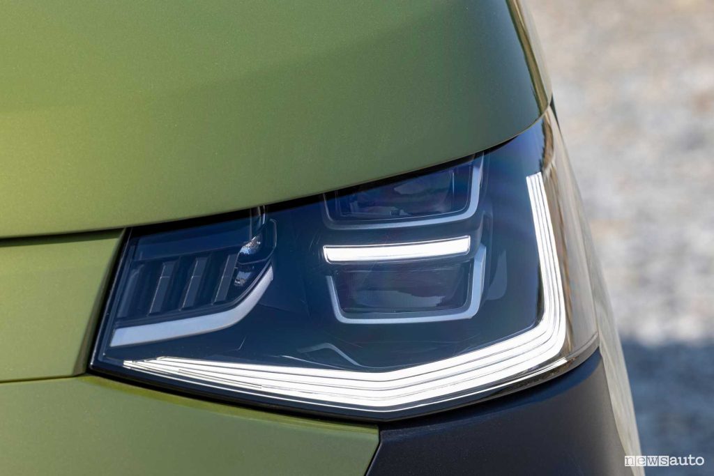 Volkswagen Transporter faro anteriore firma luminosa