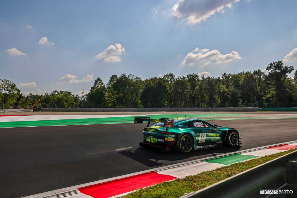 Aston Martin Vantage AMR GT3 EVO in azione alla 3 Ore Monza 2024 Fanatec GT World Challenge Europe