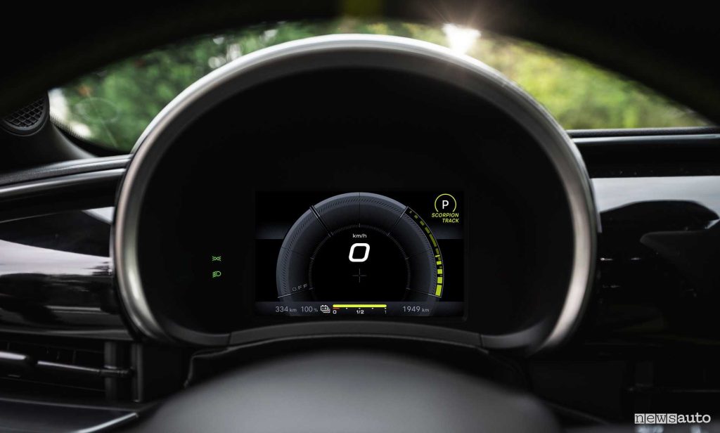 Abarth 600e Turismo display quadro strumenti