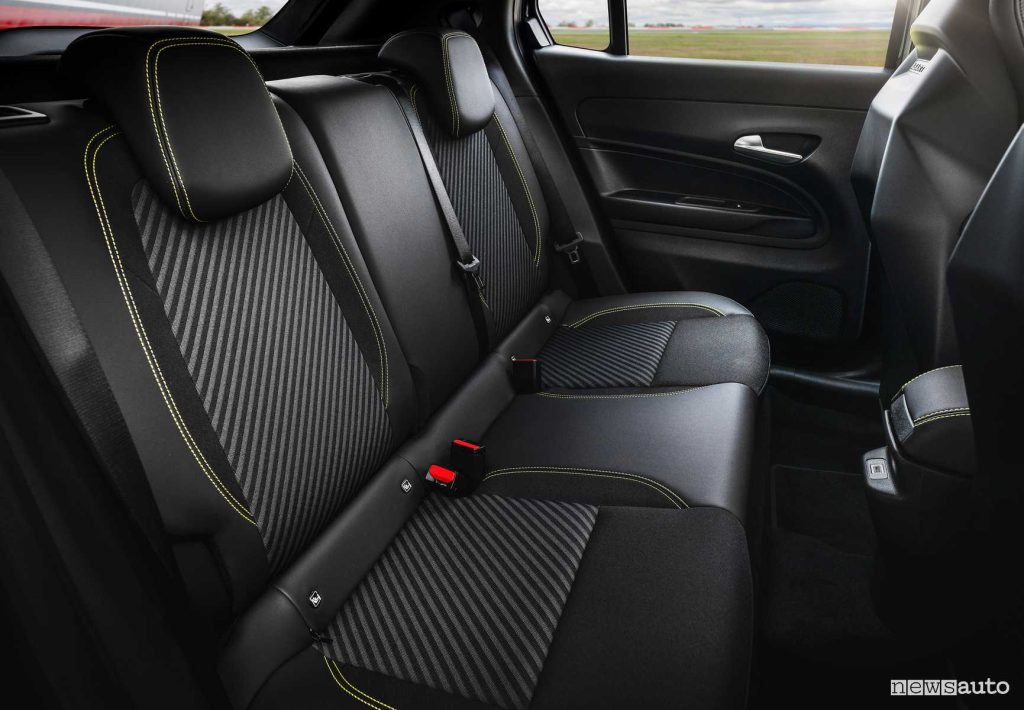 Abarth 600e Turismo sedili posteriori