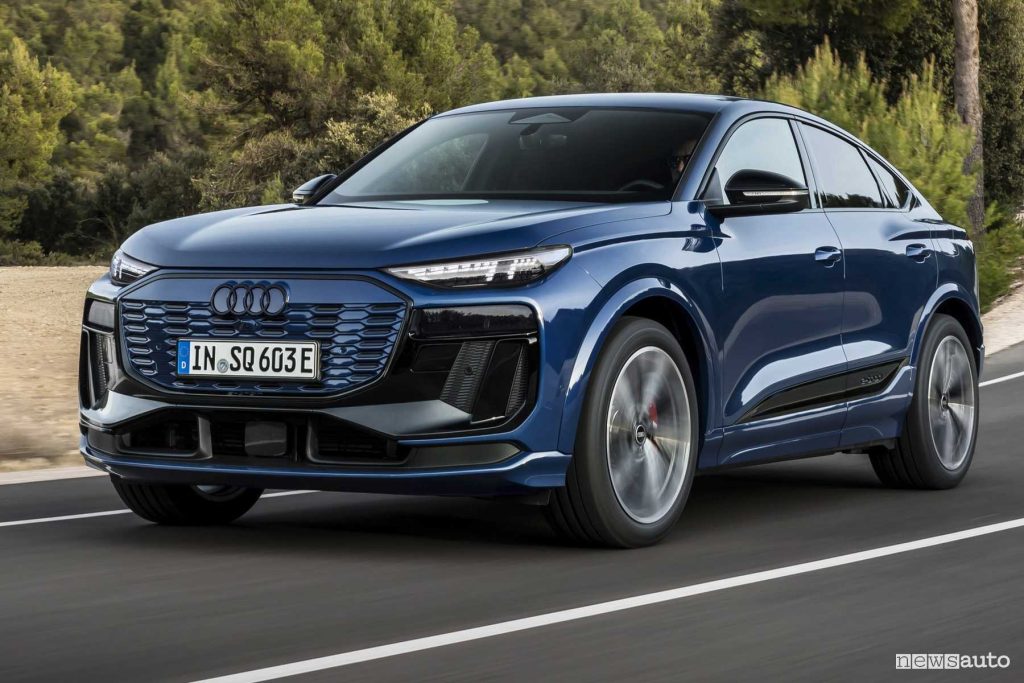 Audi SQ6 Sportback e-tron su strada