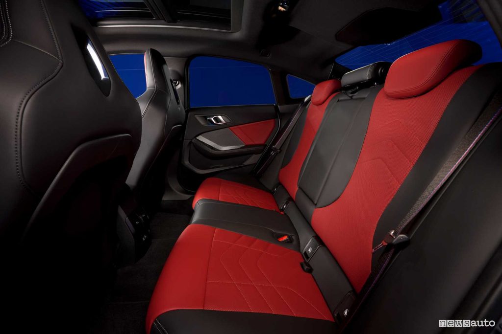 BMW M235 xDrive Gran Coupé sedili posteriori abitacolo