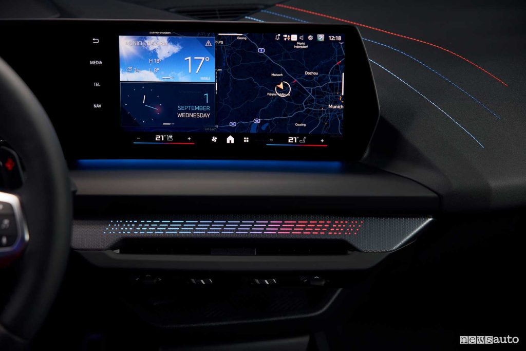 BMW M235 xDrive Gran Coupé display infotainment