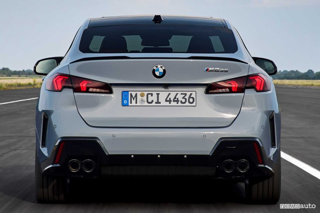 BMW M235 xDrive Gran Coupé posteriore