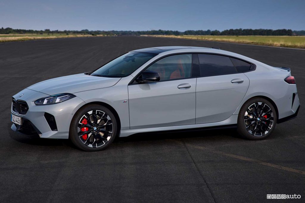 BMW M235 xDrive Gran Coupé anteriore 3/4