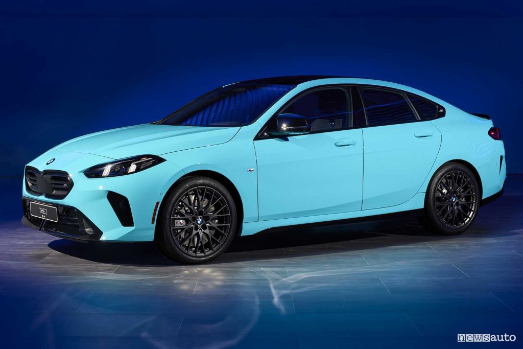 BMW M235 xDrive Gran Coupé Borusan Blue anteriore 3/4