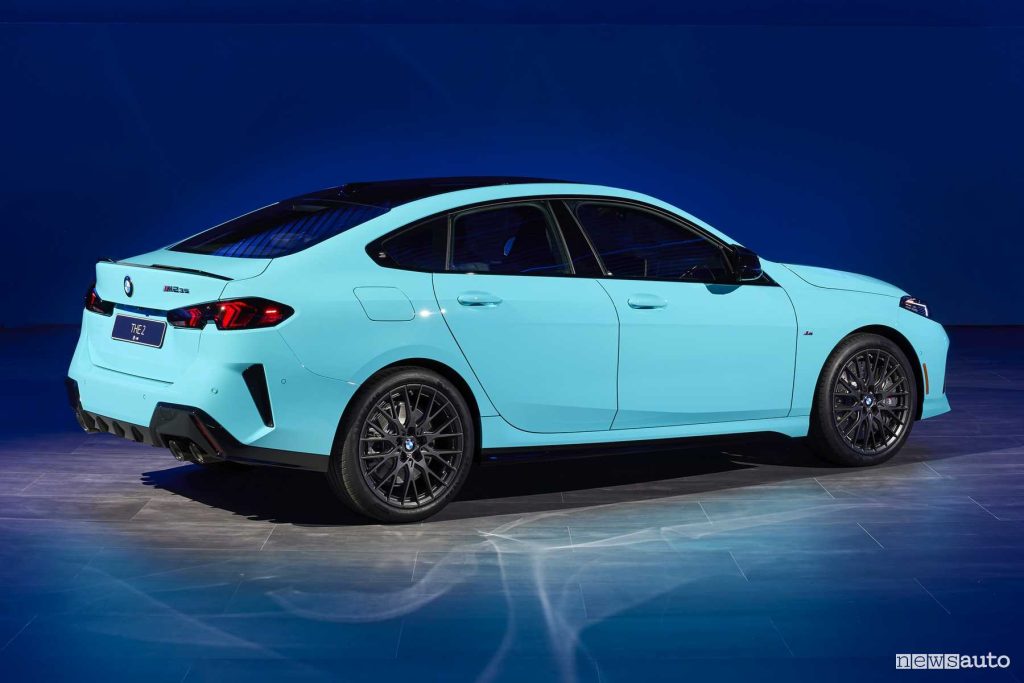 BMW M235 xDrive Gran Coupé Borusan Blue posteriore 3/4