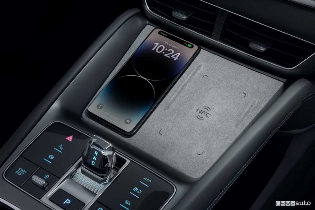 BYD Sealion 7 console centrale abitacolo