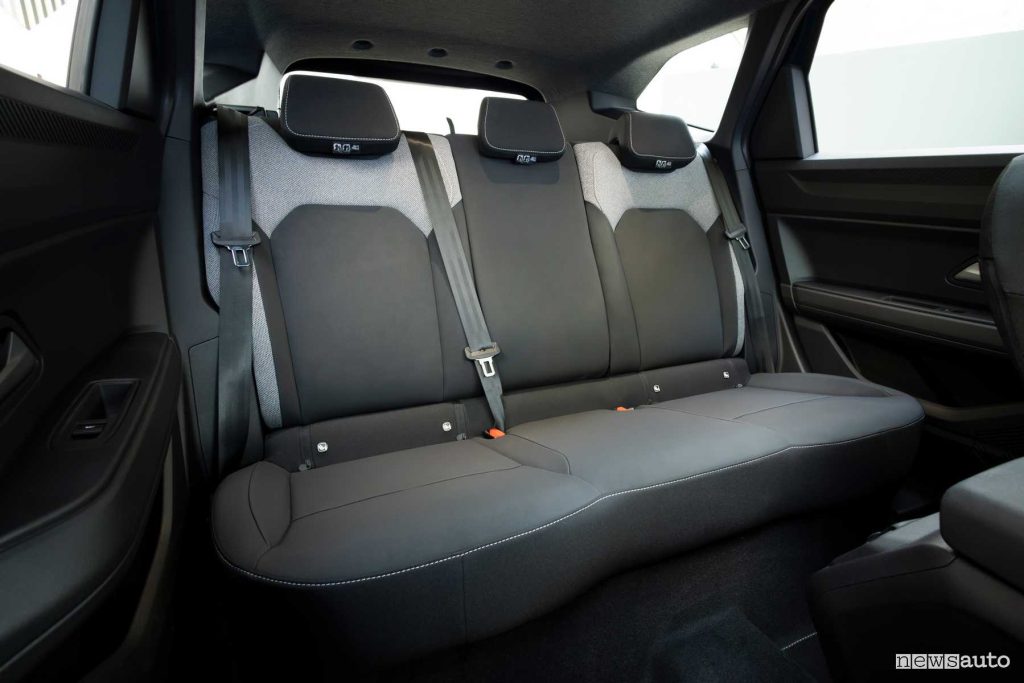 Nuova Dacia Bigster Journey fila sedili posteriori