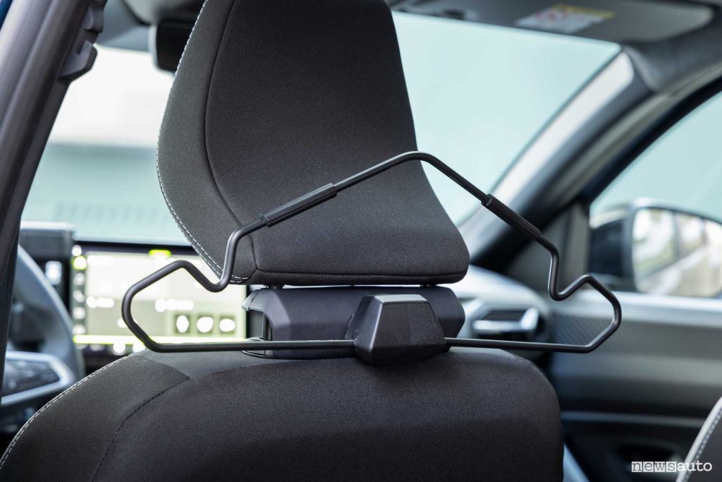 Nuova Dacia Bigster Journey accessorio appendi giacca sedile anteriore