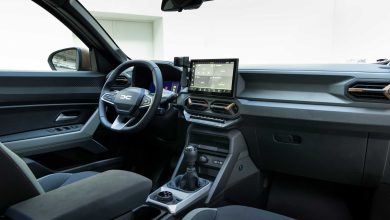 Nuova Dacia Bigster Extreme 4x4 plancia abitacolo