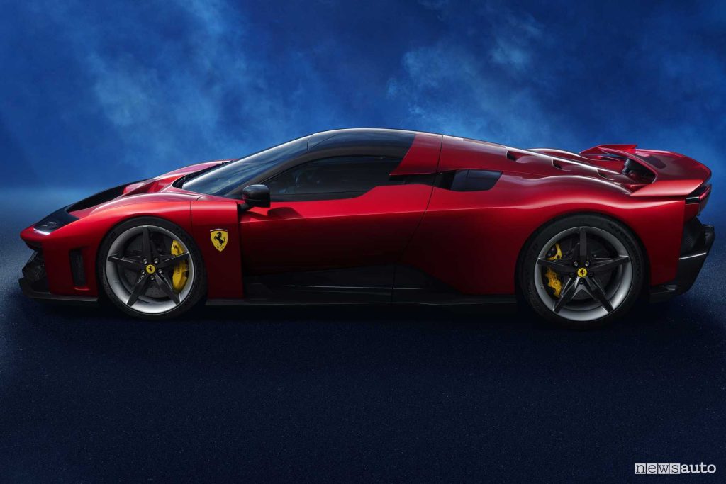 Ferrari F80 laterale