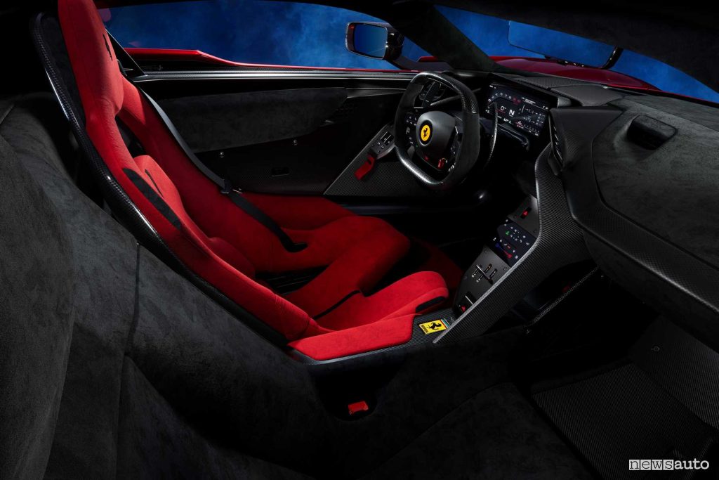 Ferrari F80 sedili abitacolo
