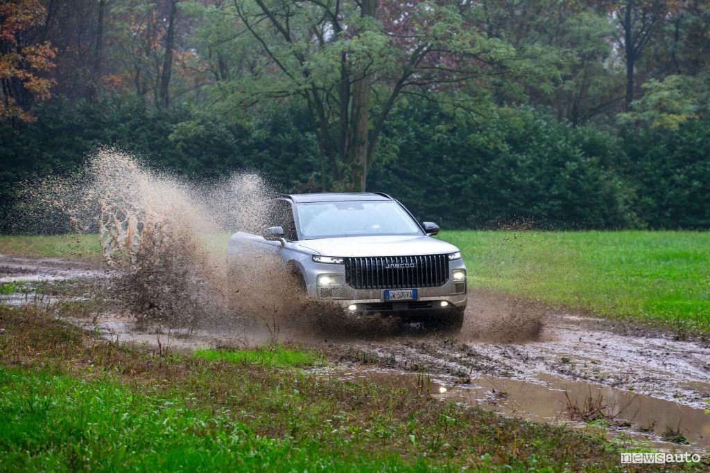 Jaecoo 7 in off road
