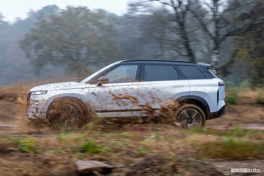 Jaecoo 7 in off road
