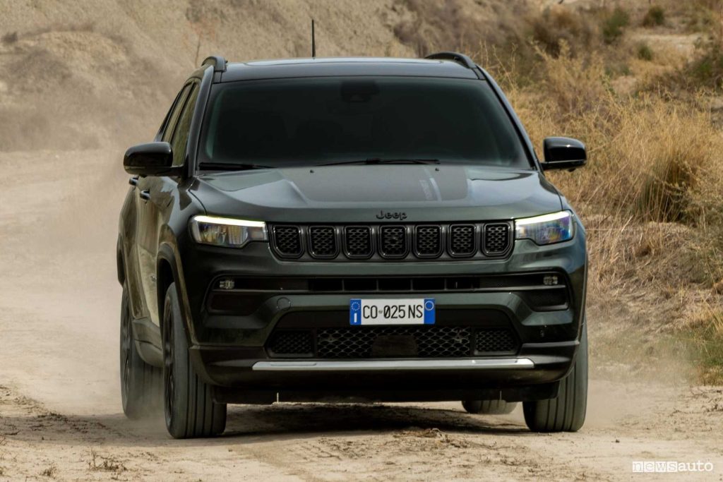 Jeep Compass North Star sullo sterrato