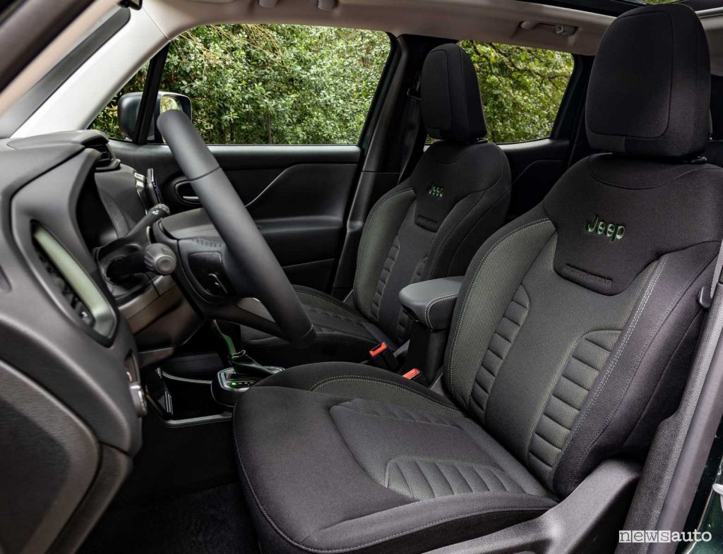 Jeep Renegade North Star sedili anteriori abitacolo