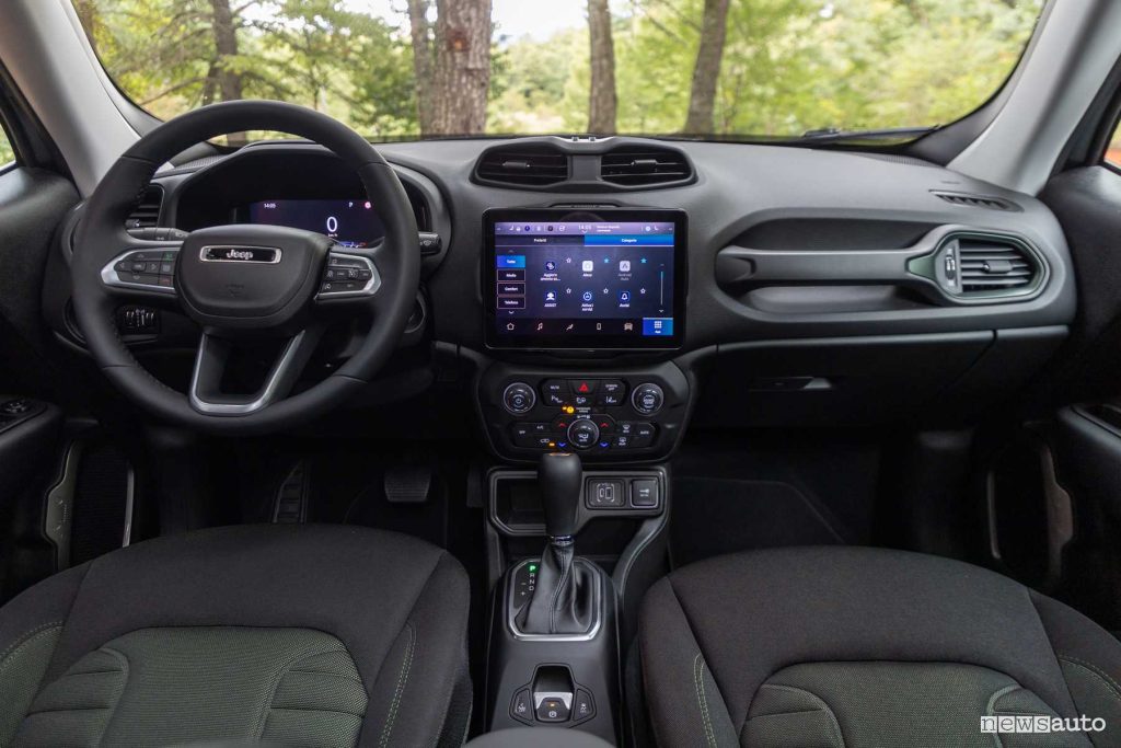 Jeep Renegade North Star plancia abitacolo