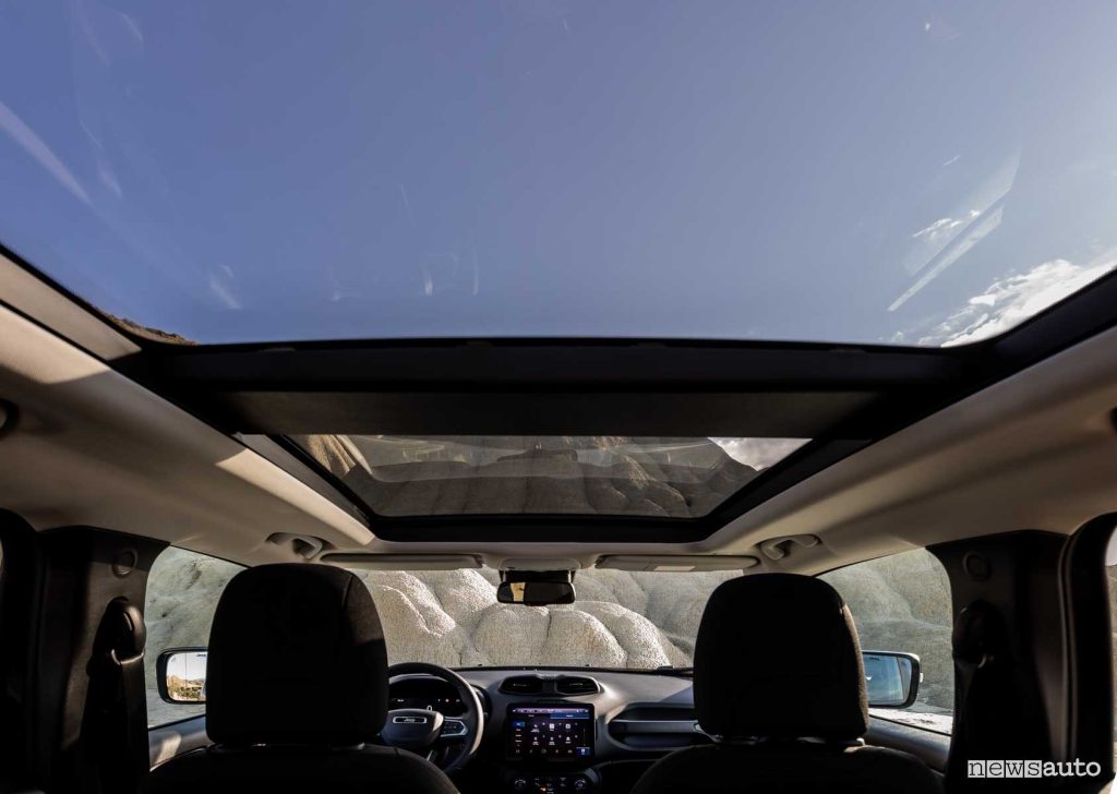Jeep Renegade North Star tetto panoramico