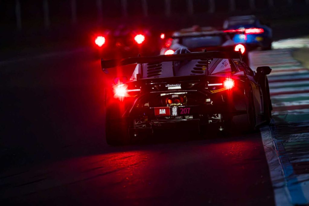 Luci accese in Gara 1 CIGT Sprint Monza 2024
