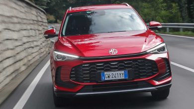 MG ZS Hybrid+ su strada