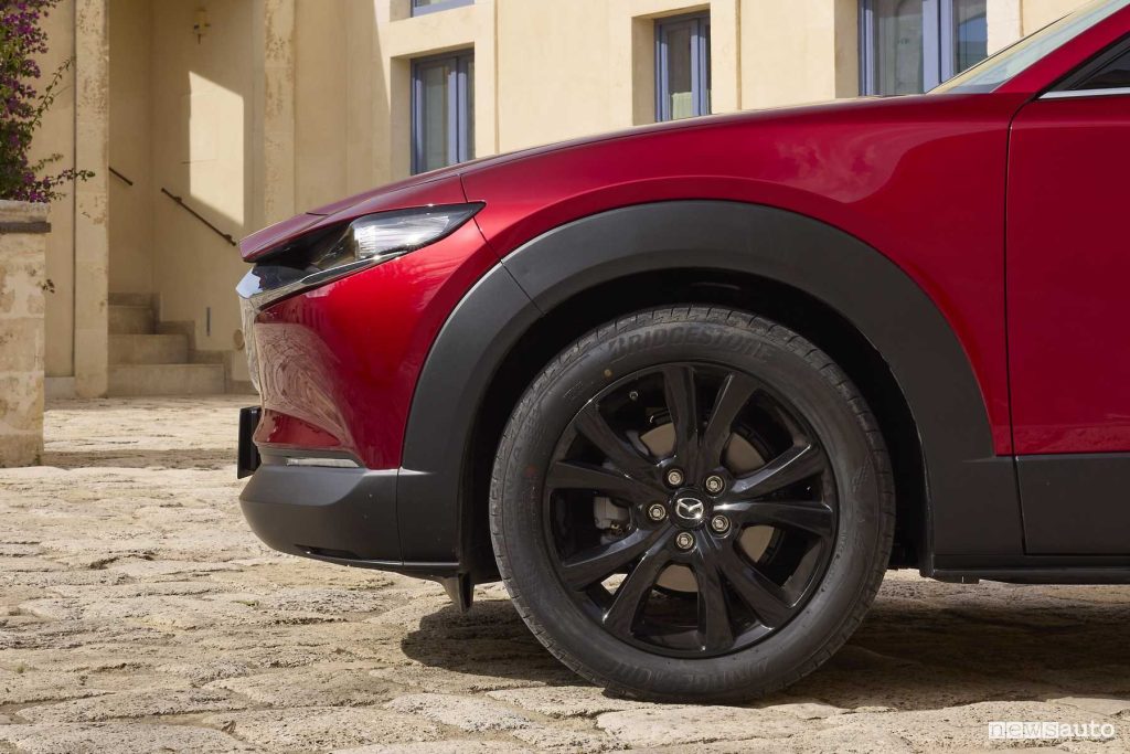 Mazda CX-30 2025 Homura cerchi in lega da 18"