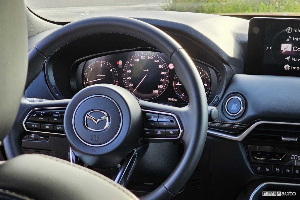 Mazda CX-80 Homura AWD display quadro strumenti