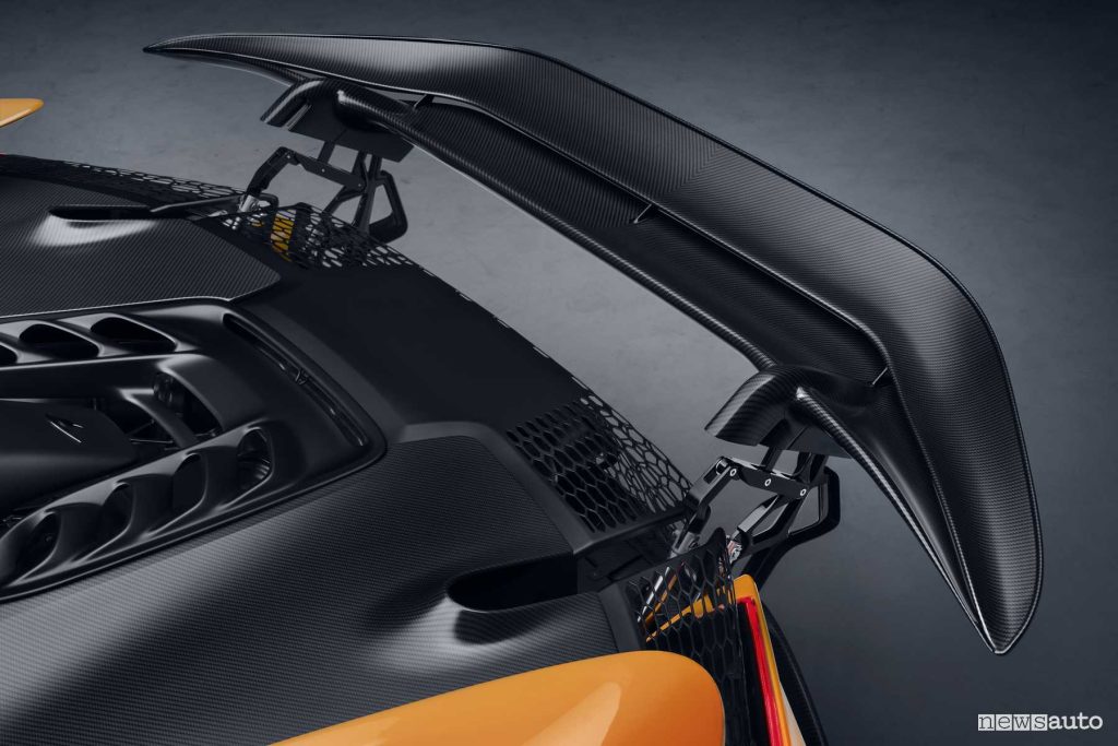 McLaren W1 alettone posteriore