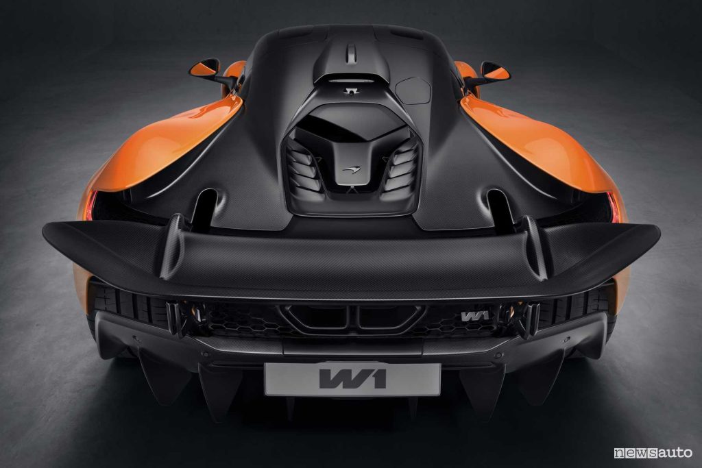 McLaren W1 alettone posteriore
