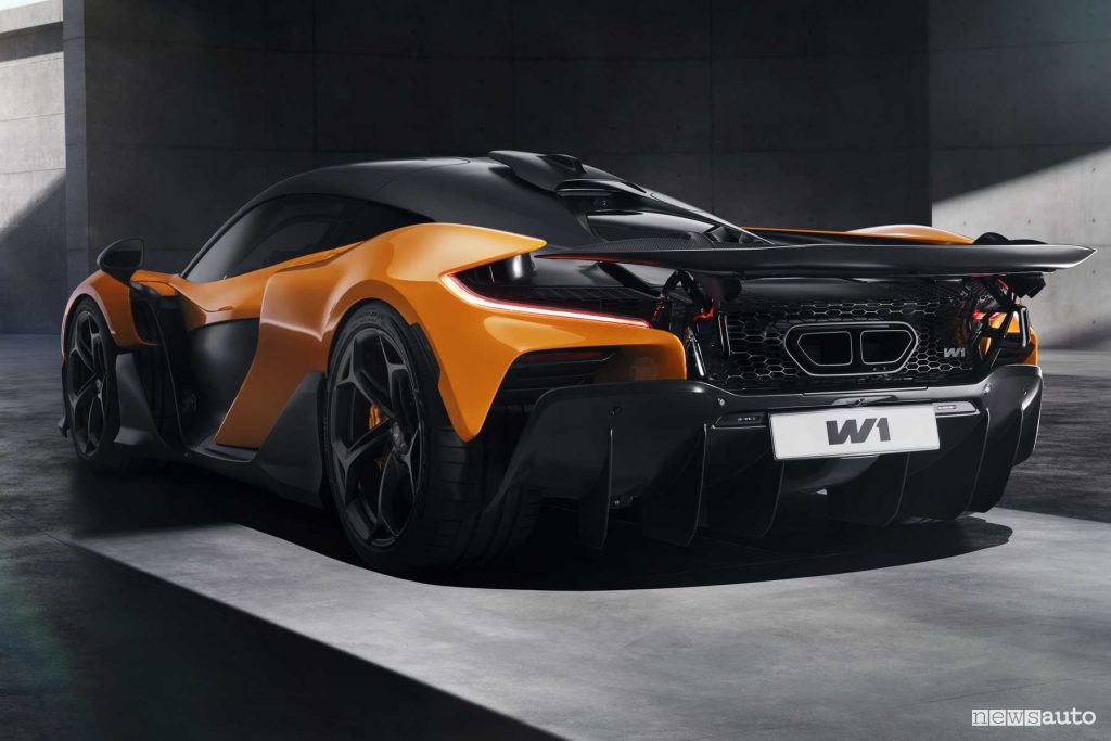 McLaren W1 posteriore 3/4
