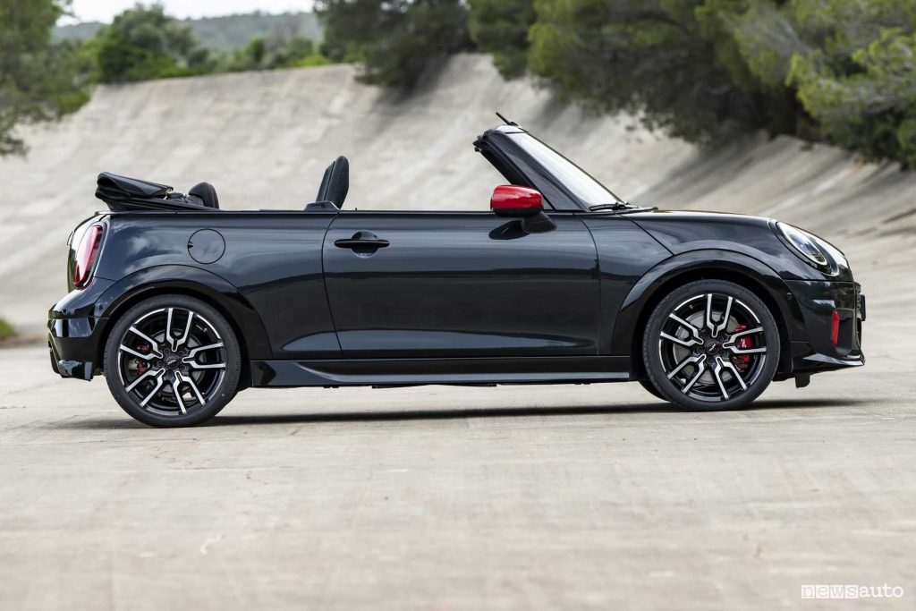Mini John Cooper Works Cabrio laterale