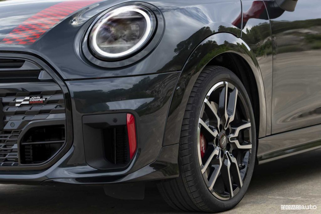 Mini John Cooper Works Cabrio cerchi da 18"