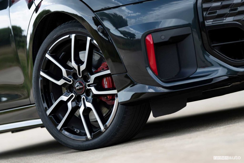 Mini John Cooper Works Cabrio cerchi da 18"