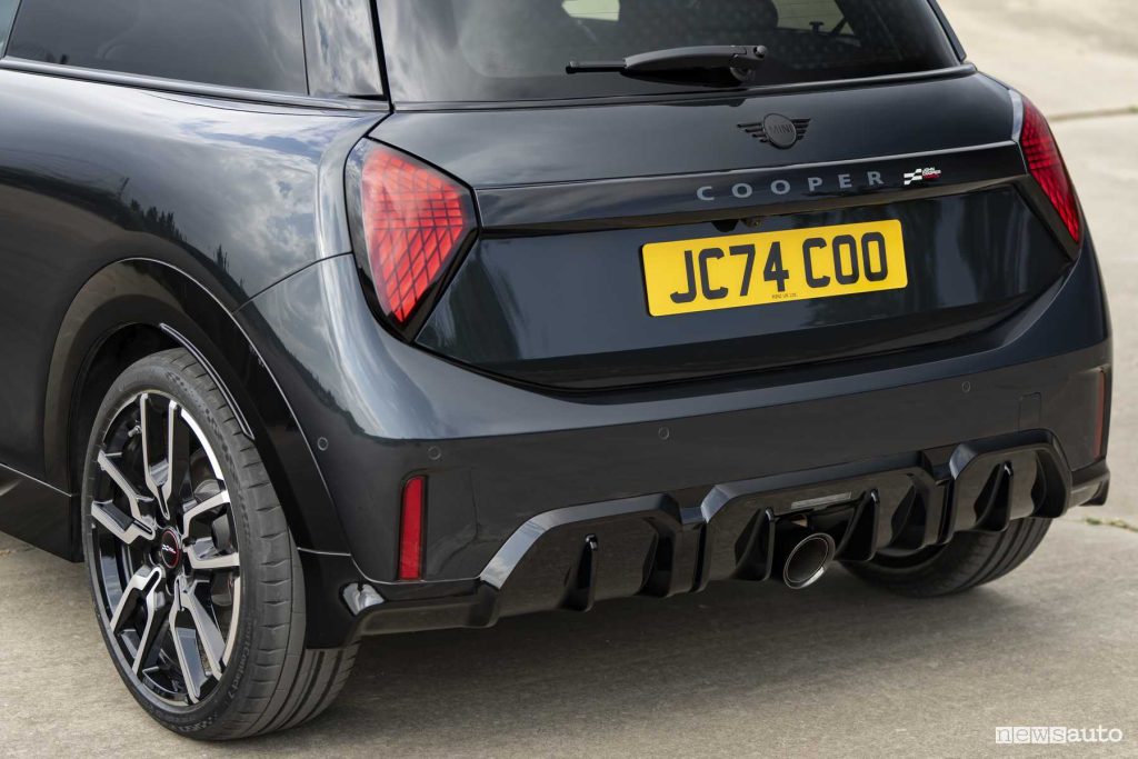 Mini John Cooper Works scarico posteriore sportivo