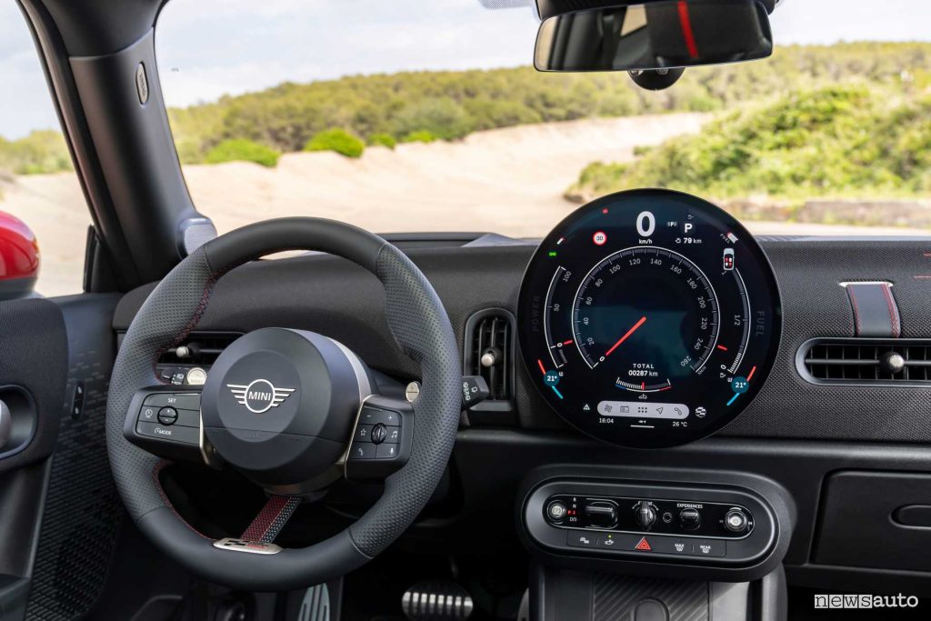 Mini John Cooper Works volante e display OLED