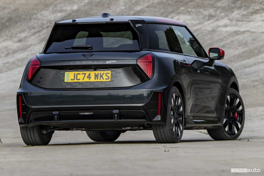 Mini John Cooper Works Electric posteriore 3/4